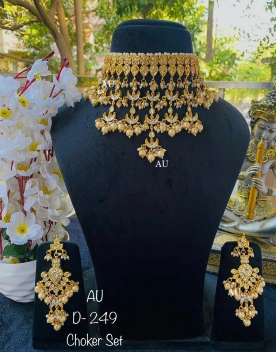 Kundan Choker Set