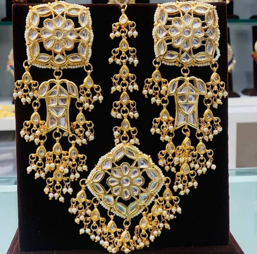Kundan Earrings with Maangtikka